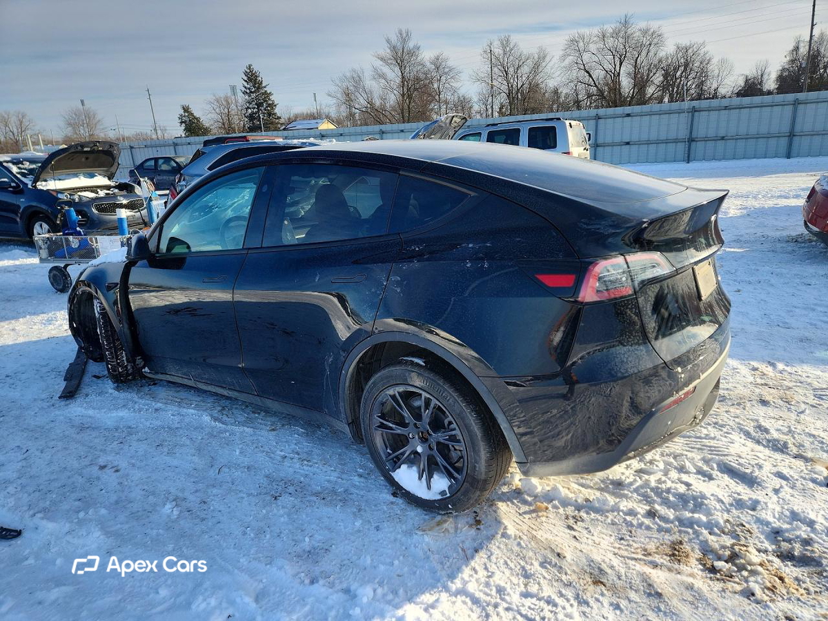 Tesla Model Y 2025