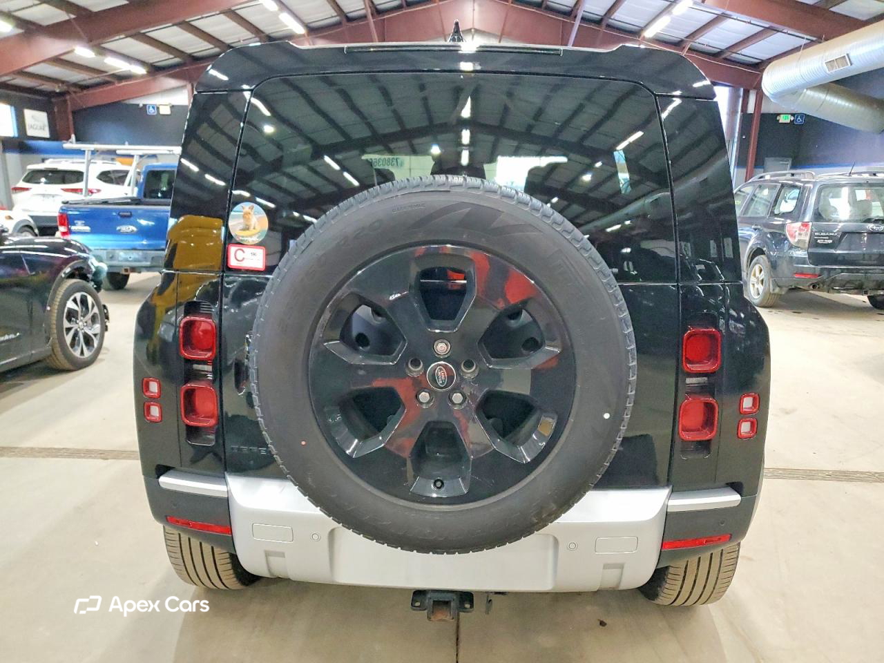 Land Rover Defender 2024