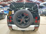 Land Rover Defender 2024