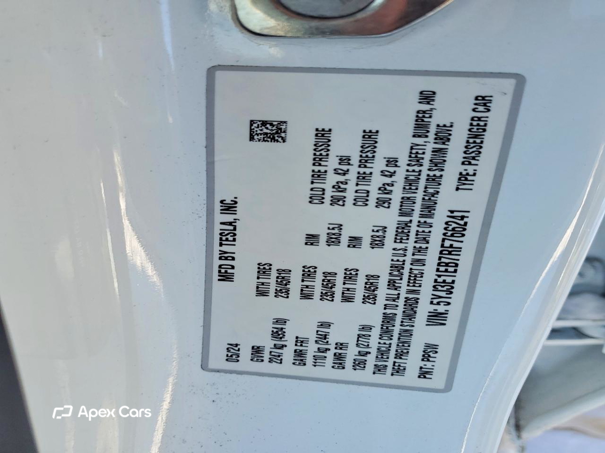 Tesla Model 3 2024