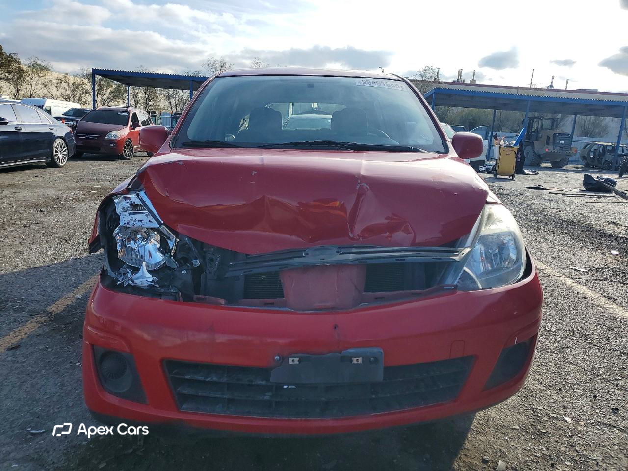 Nissan Versa 2011