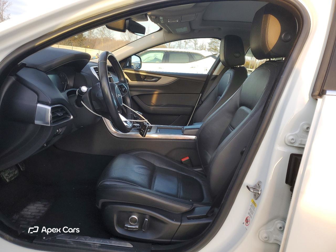Jaguar XE 2020