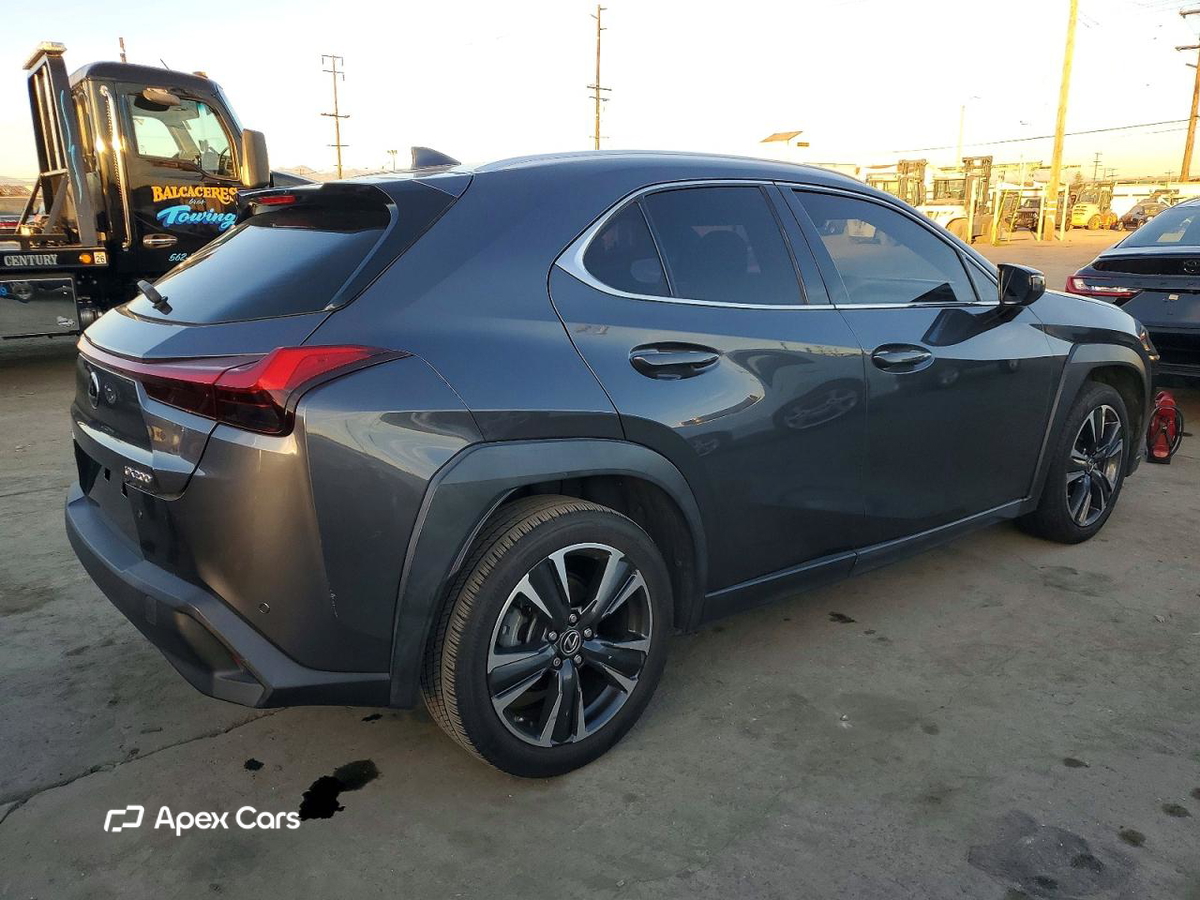 Lexus UX 2022