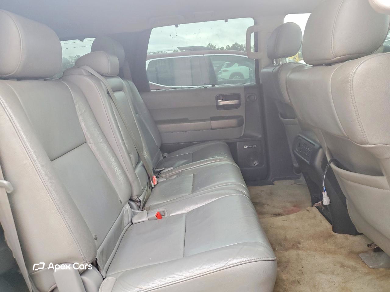 Toyota Sequoia 2011