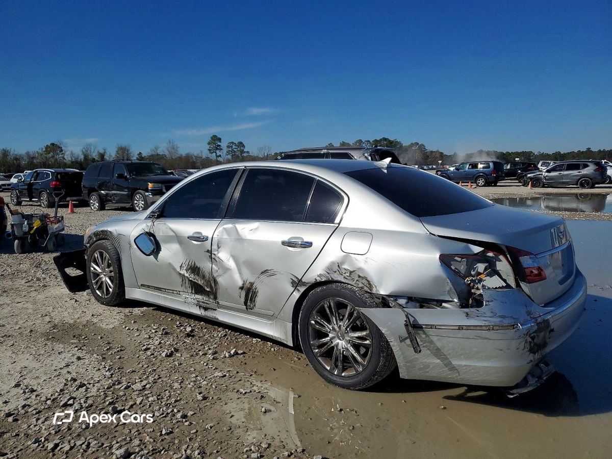 Hyundai Genesis 2012