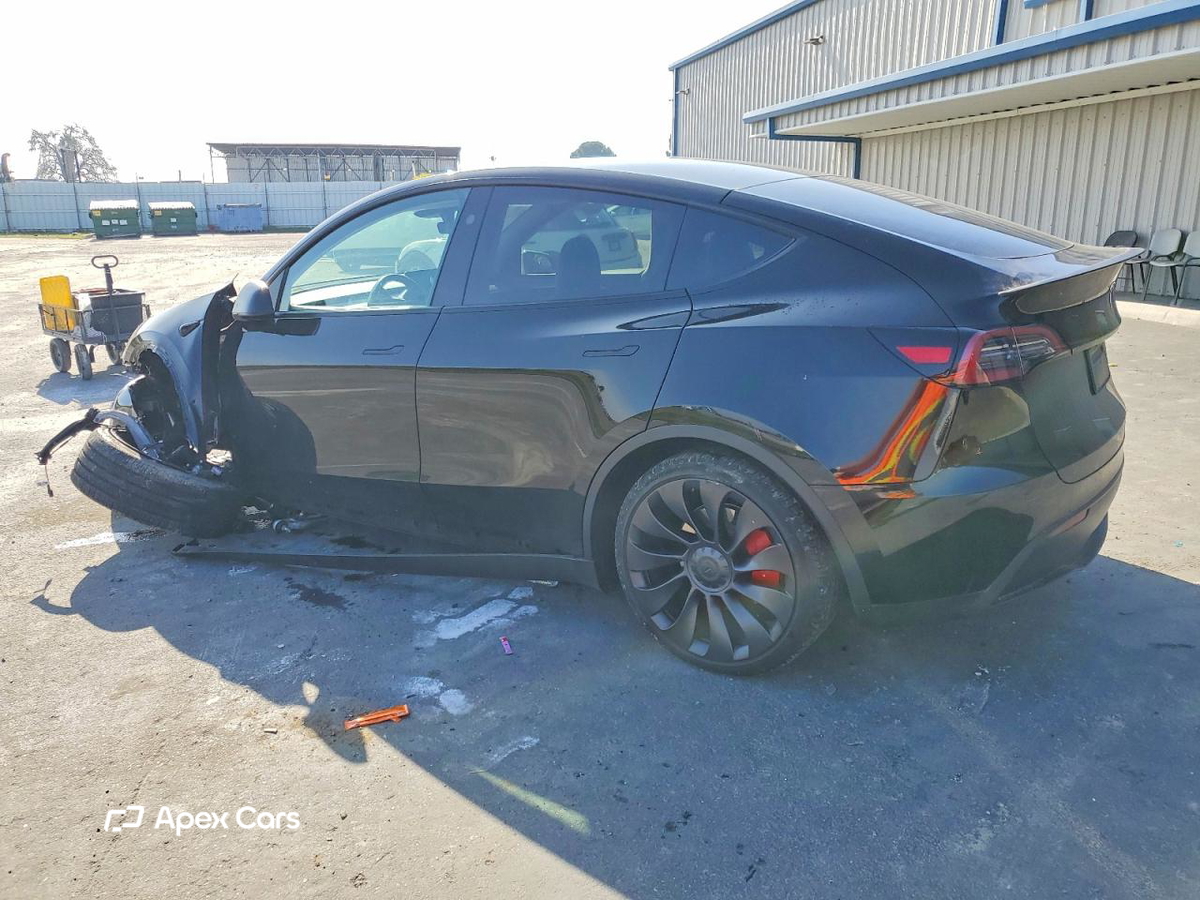 Tesla Model Y 2024