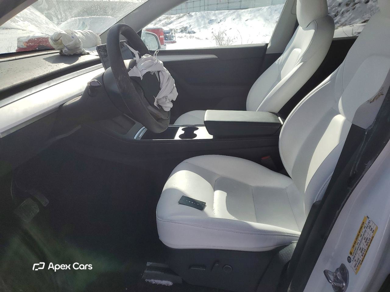 Tesla Model Y 2024
