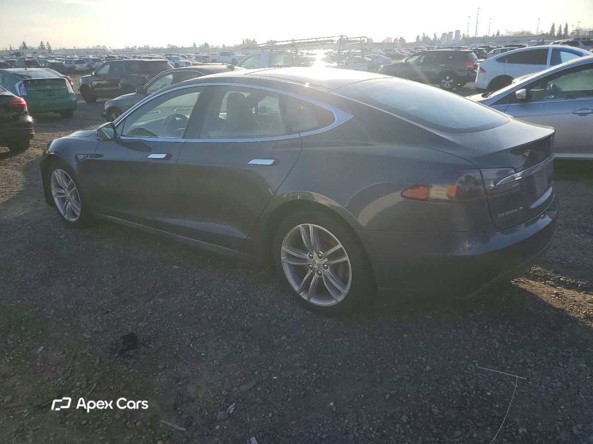 Tesla Model S 2015