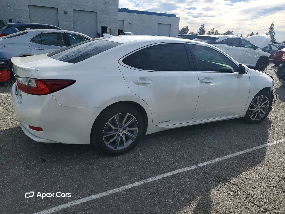 Lexus ES 2016