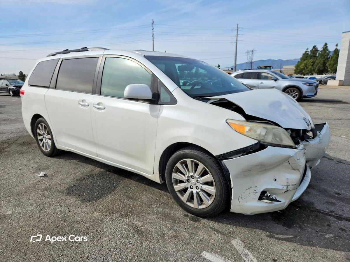 Toyota Sienna 2011
