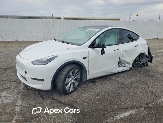 2024 Tesla Model Y - Image 1 of 5