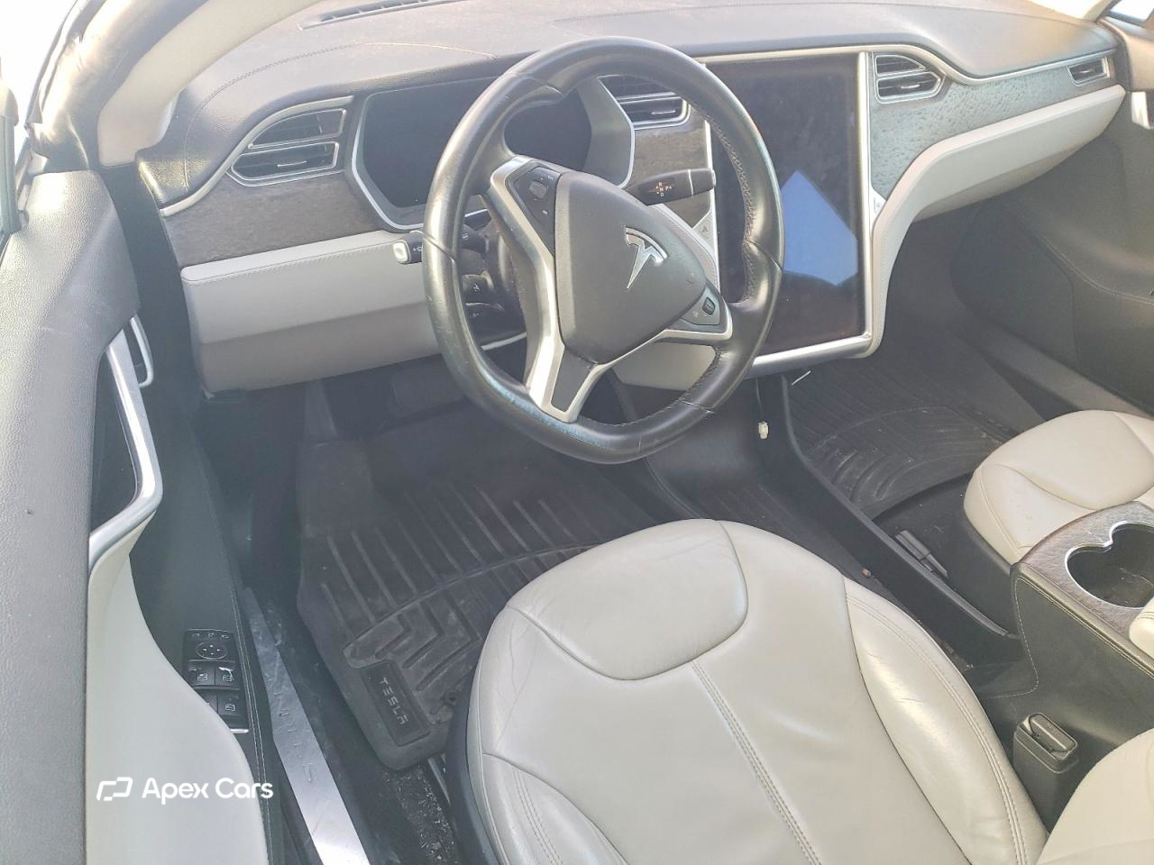Tesla Model S 2015