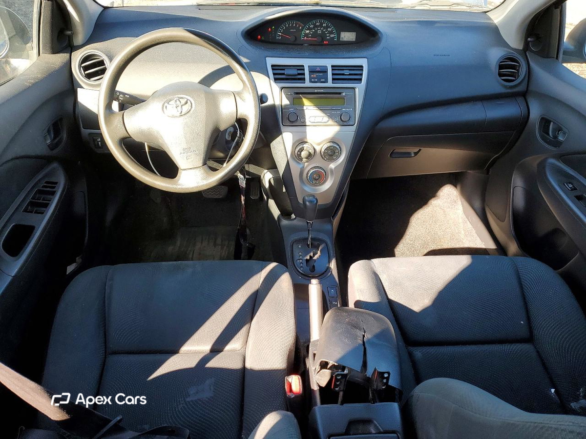 Toyota Yaris 2012