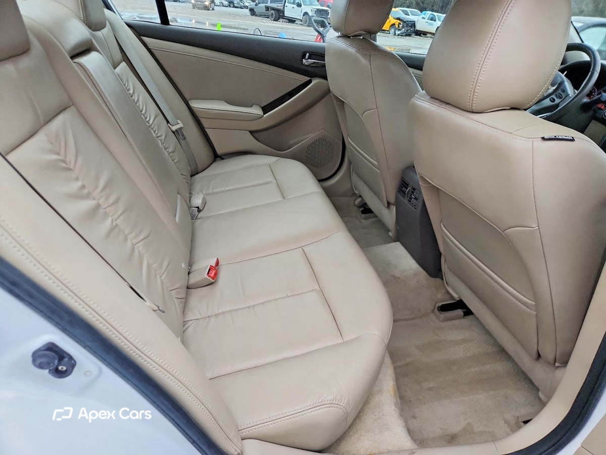 Nissan Altima 2011