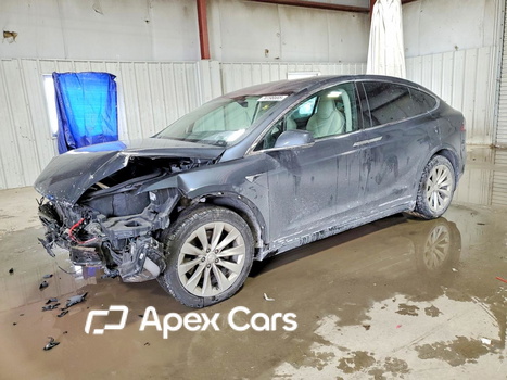 Tesla Model X 2018 - Image 1 of 14