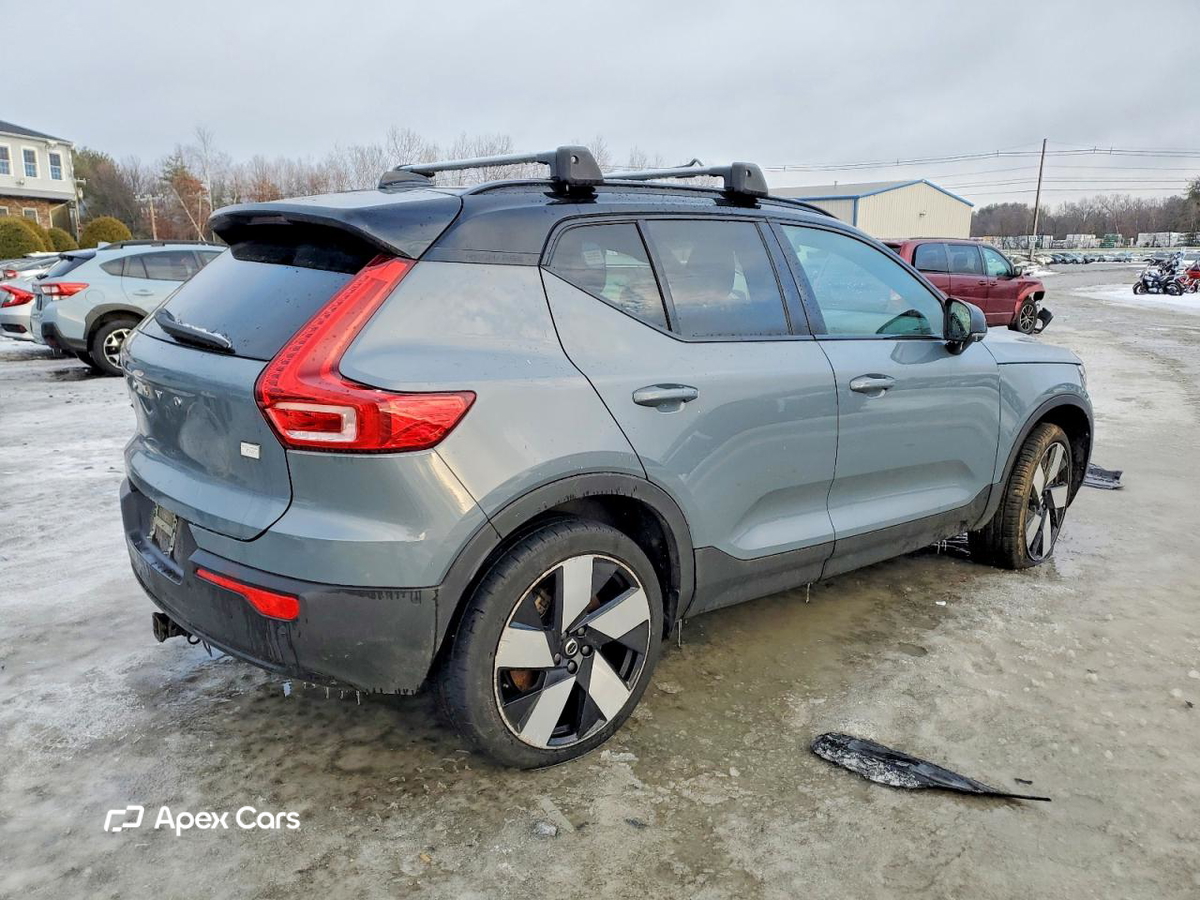 Volvo XC40 2023