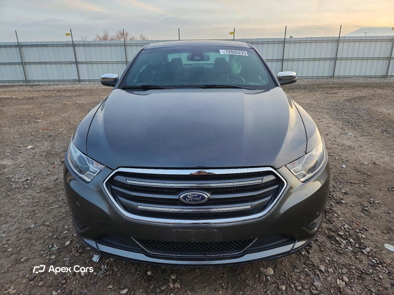 Ford Taurus 2019