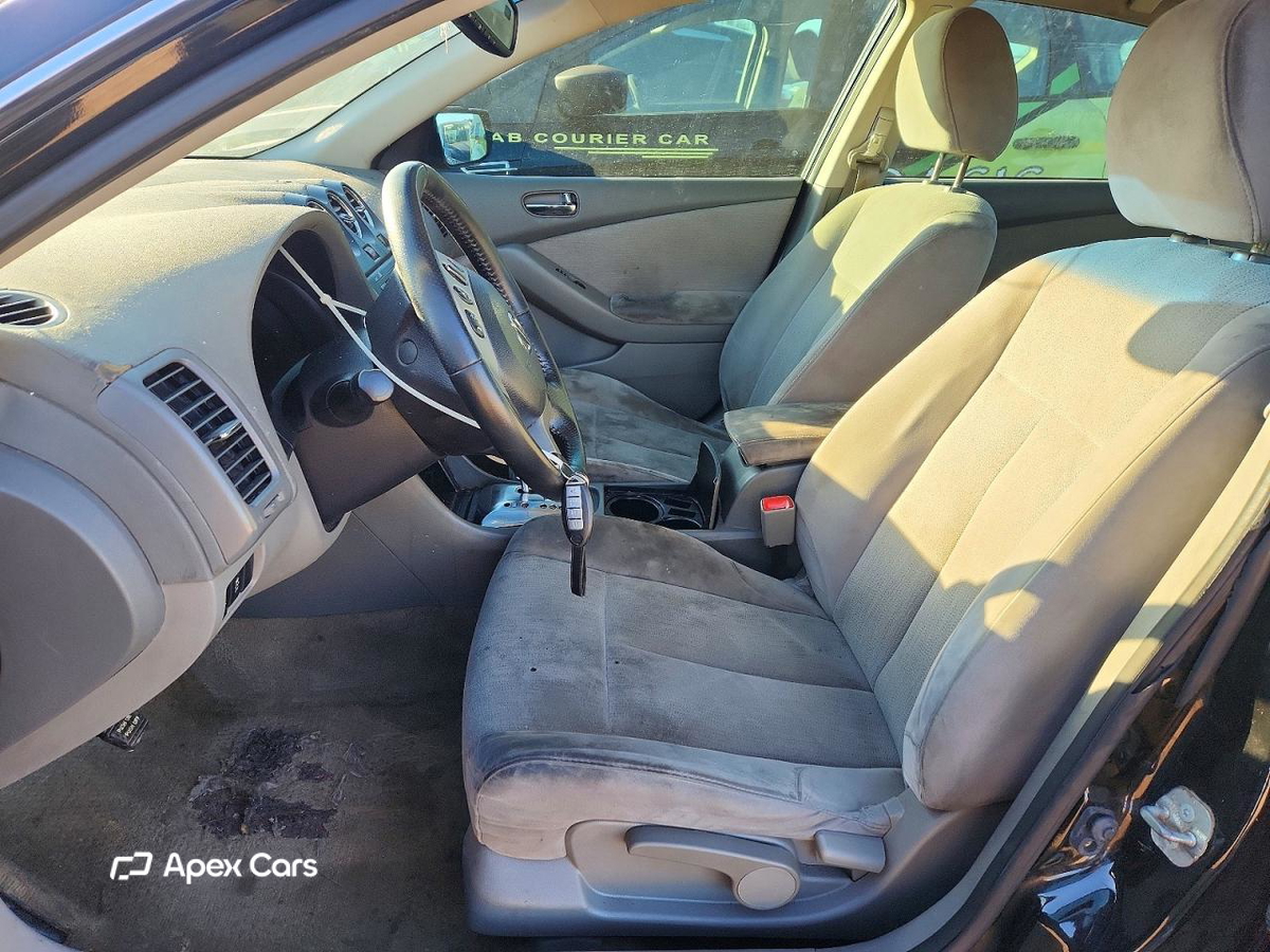Nissan Altima 2012
