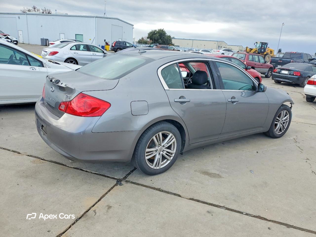 Infiniti G 2011