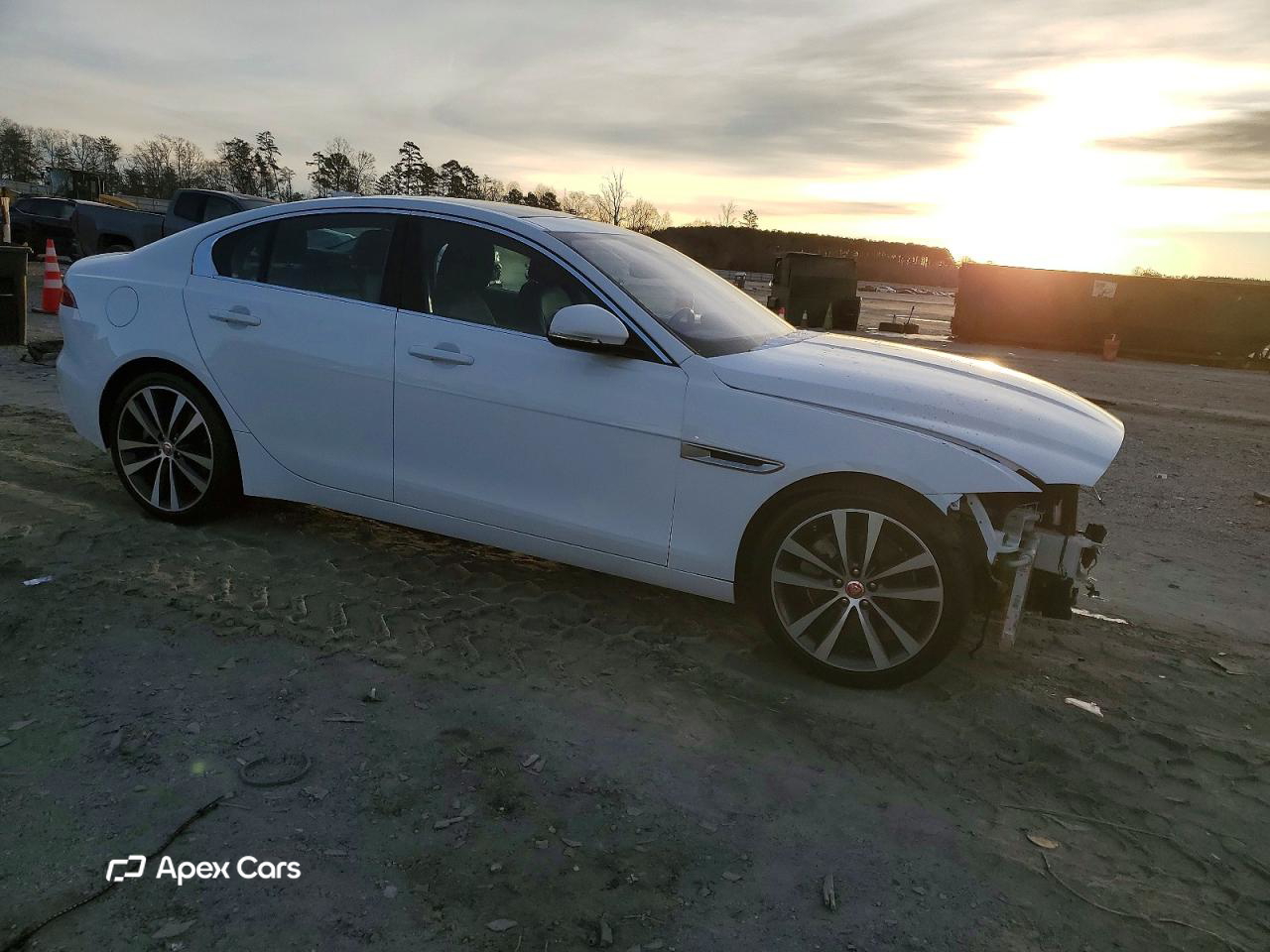 Jaguar XE 2020