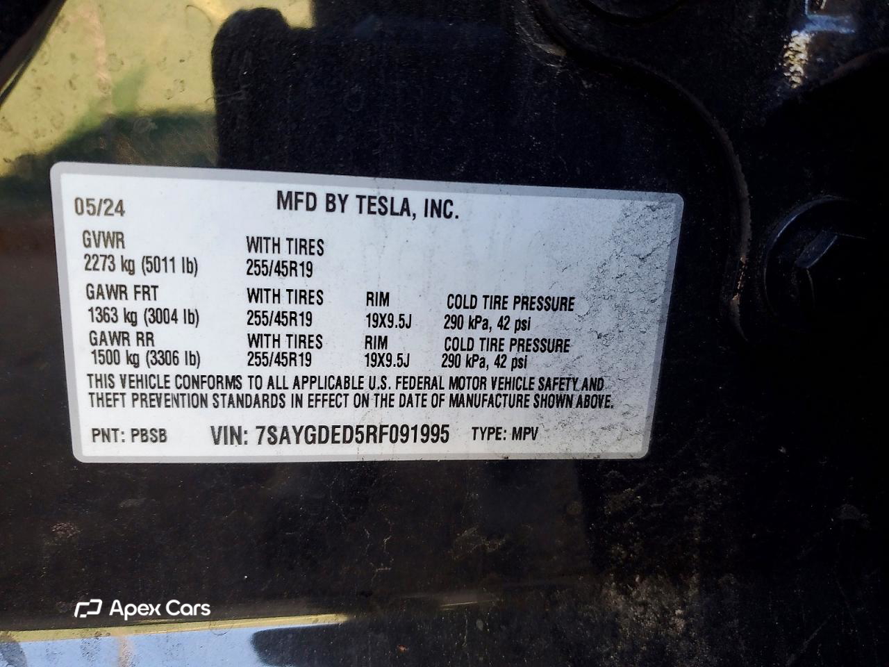 Tesla Model Y 2024