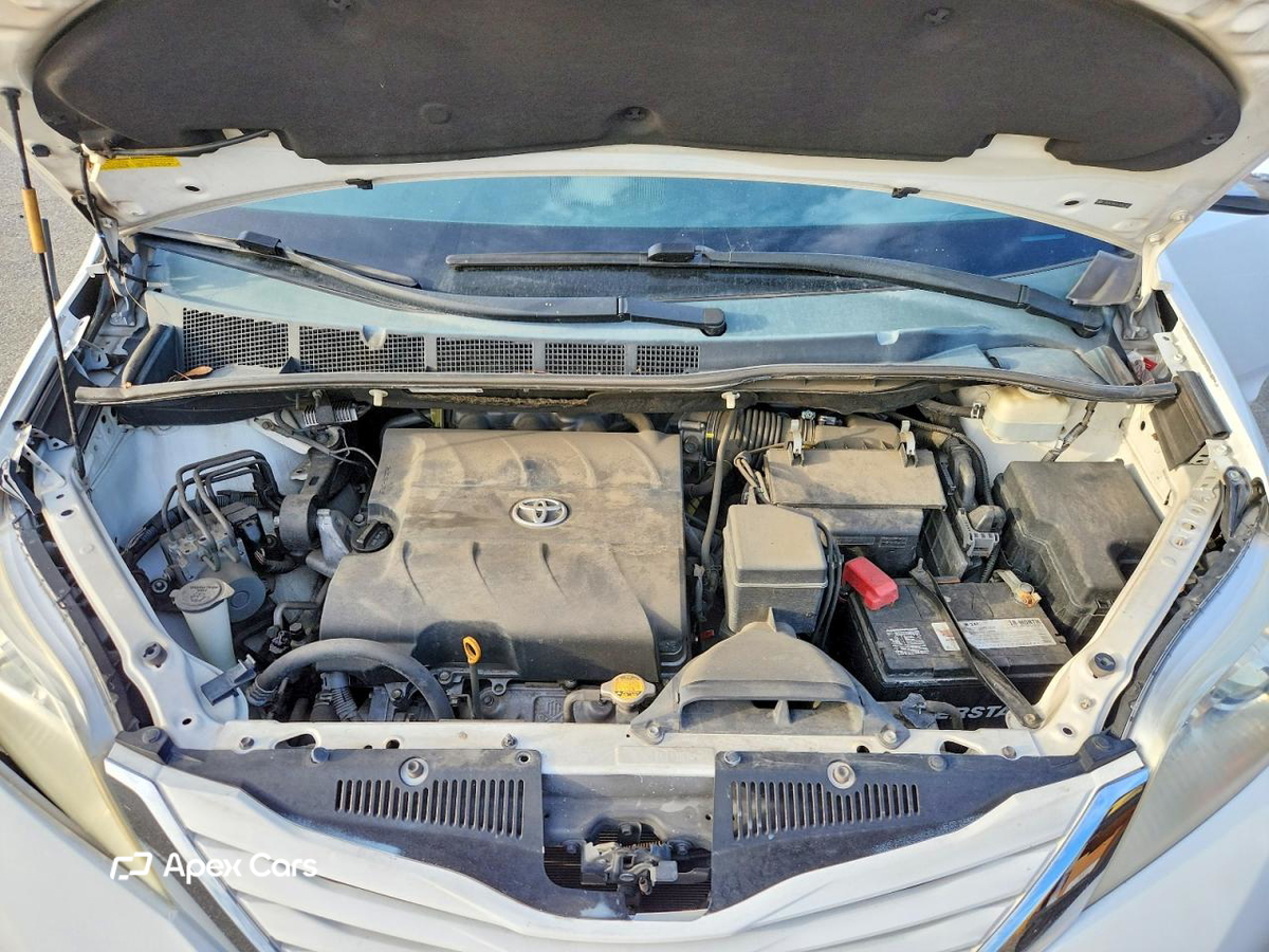 Toyota Sienna 2012