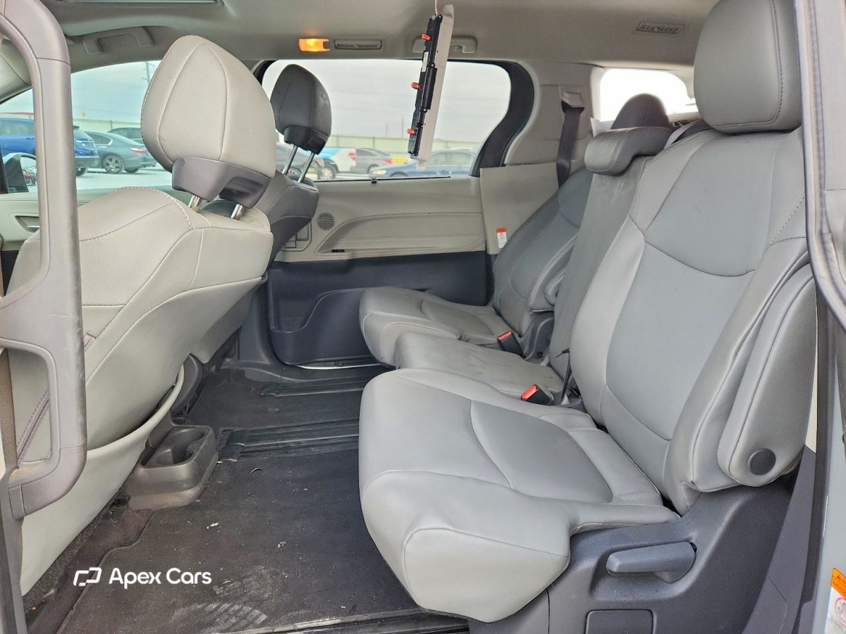 Toyota Sienna 2021