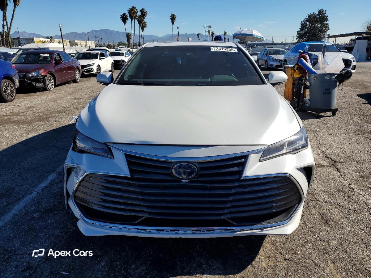 Toyota Avalon 2020