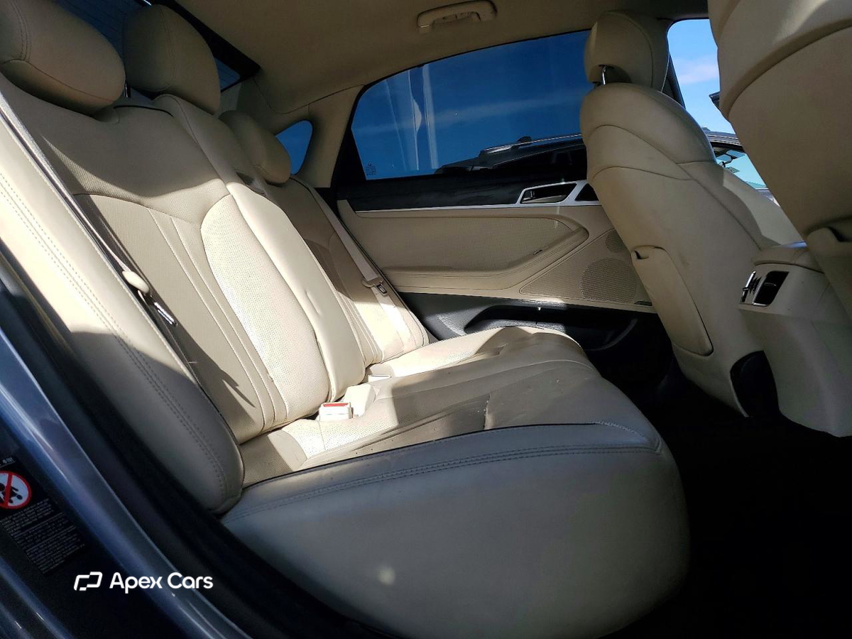 Hyundai Genesis 2015