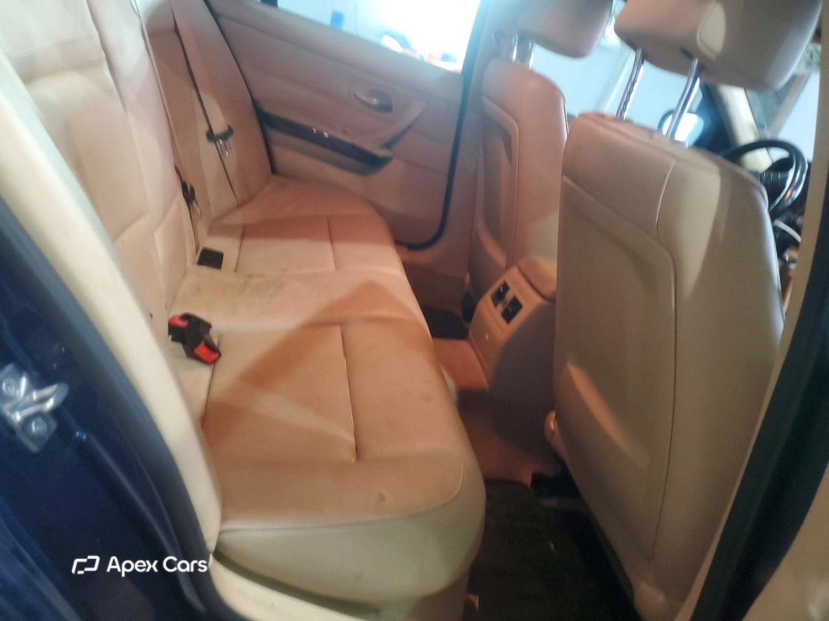 BMW Series 3 2011
