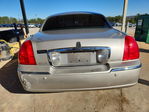 Town Car 2004