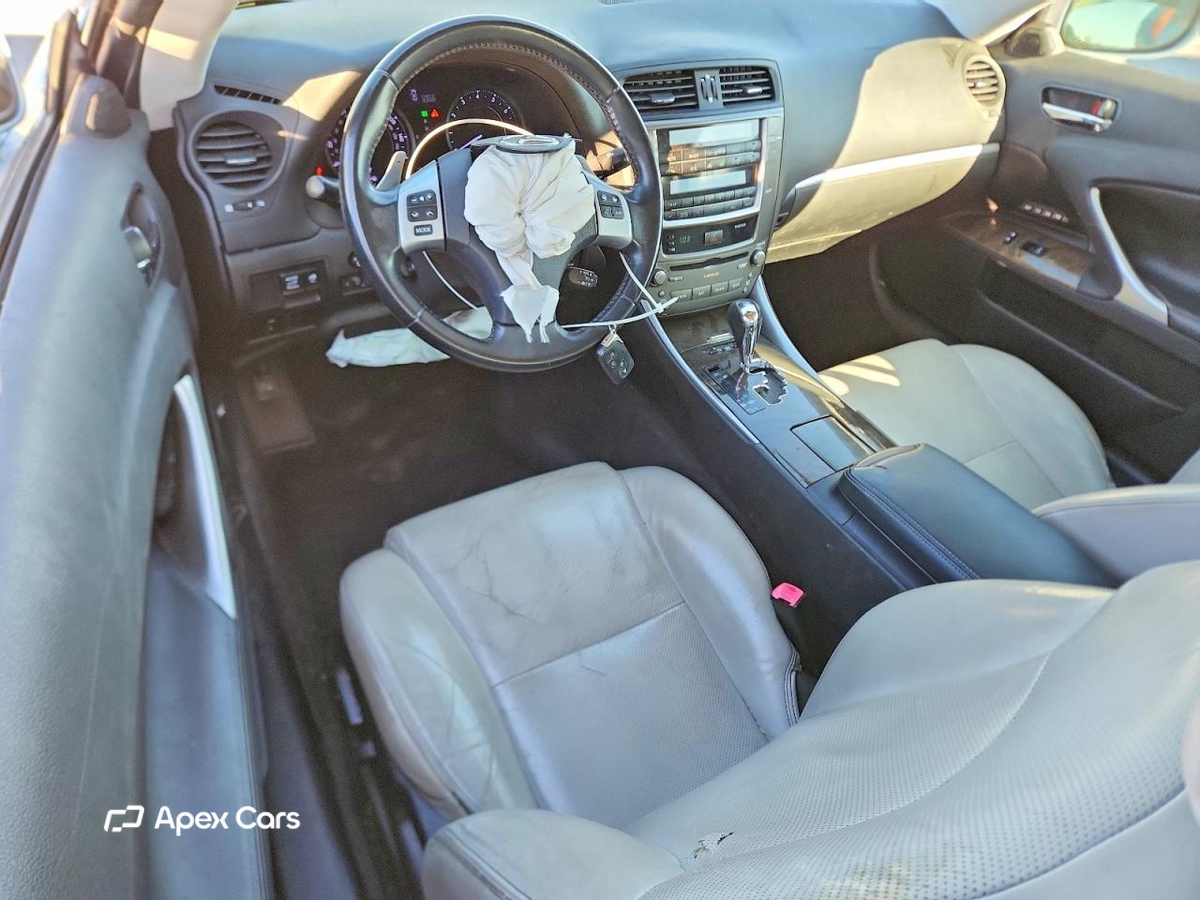 Lexus IS 2011