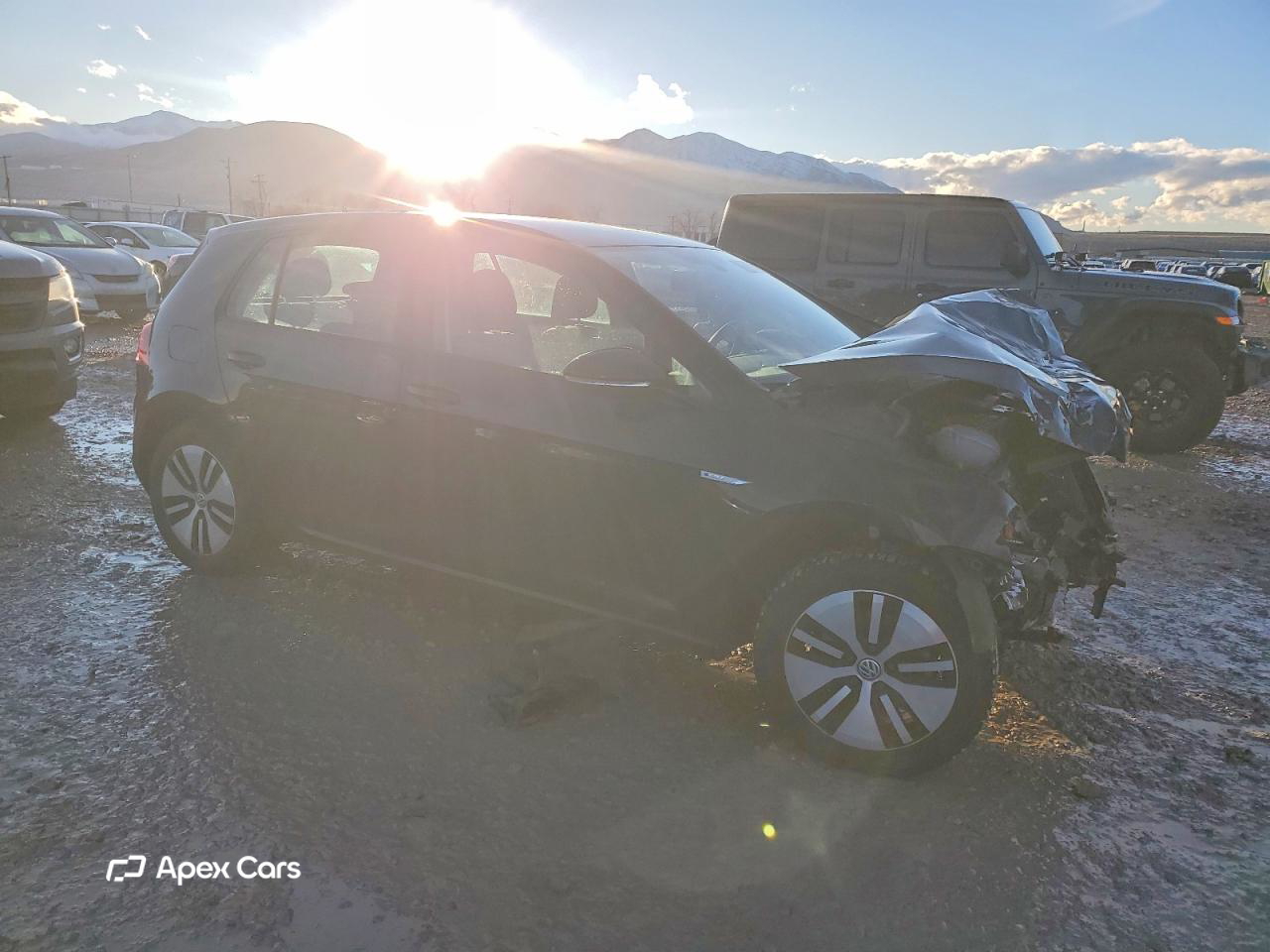 Volkswagen e Golf 2016