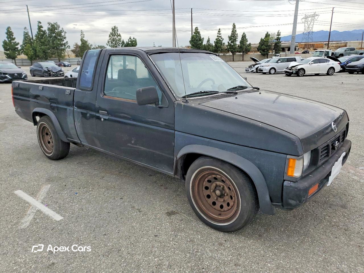 Nissan  1993