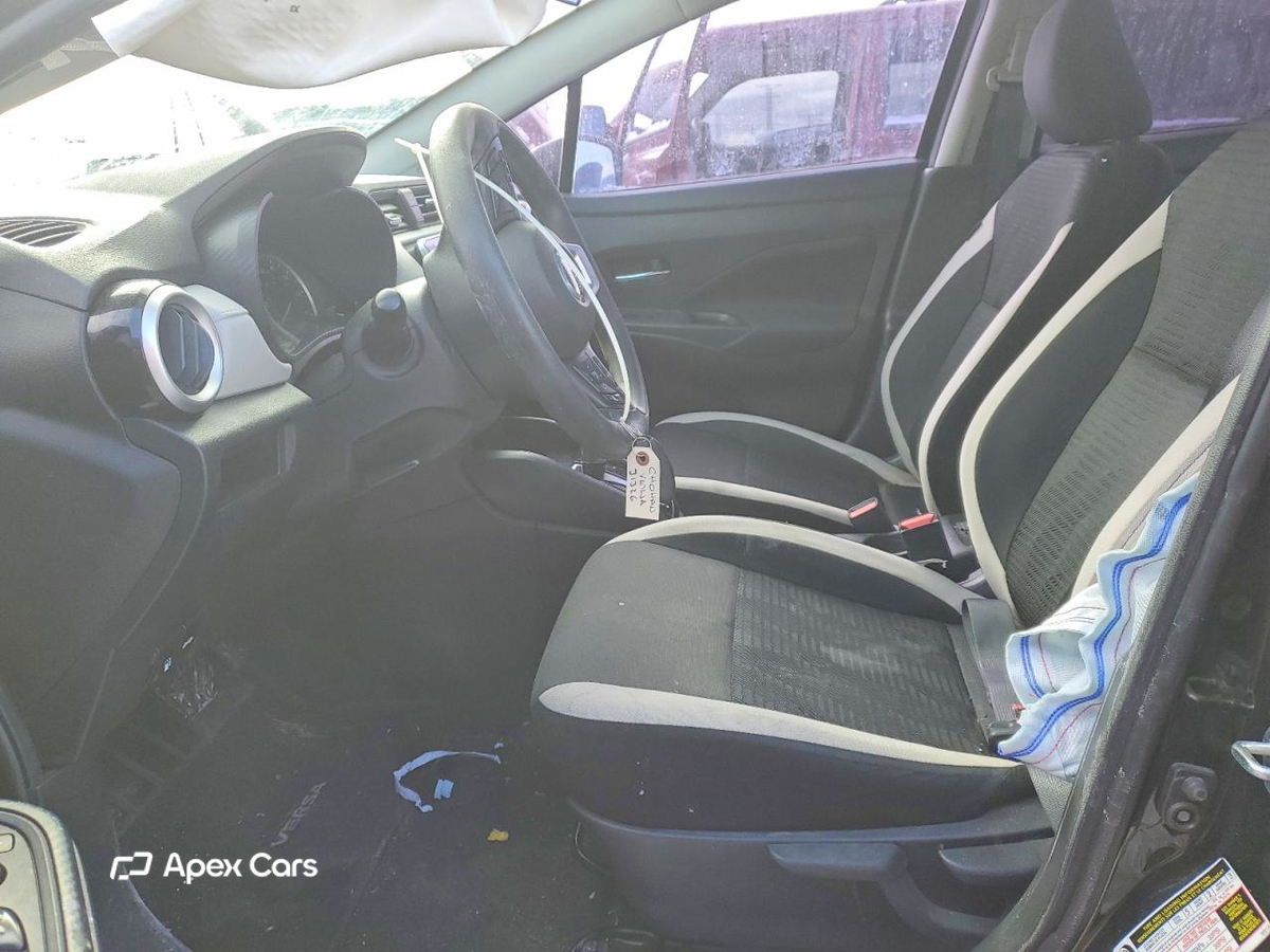 Nissan Versa 2021