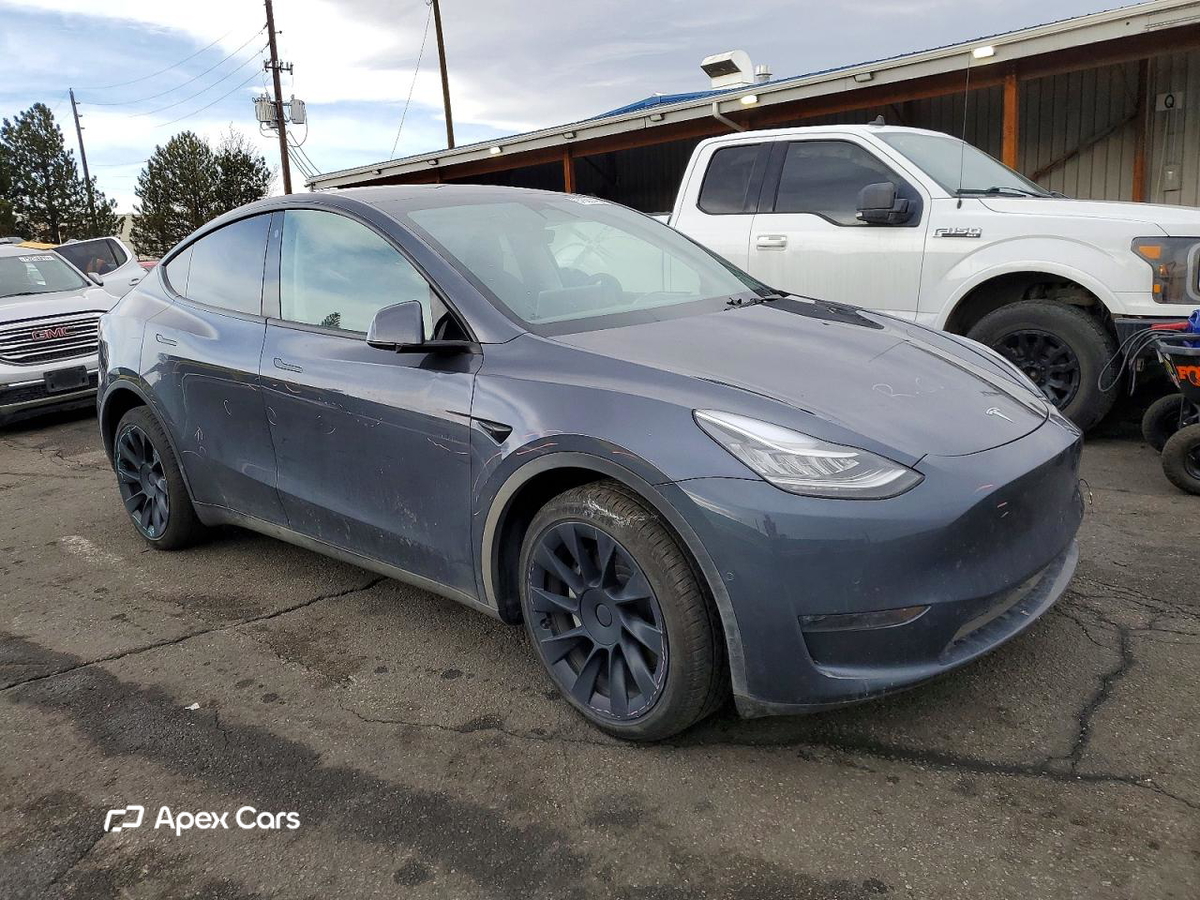 Tesla Model Y 2022