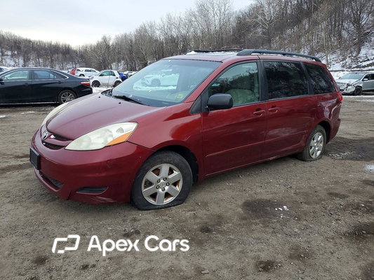 Toyota Sienna 2010 - Image 1 of 13