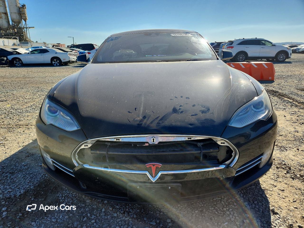 Tesla Model S 2015