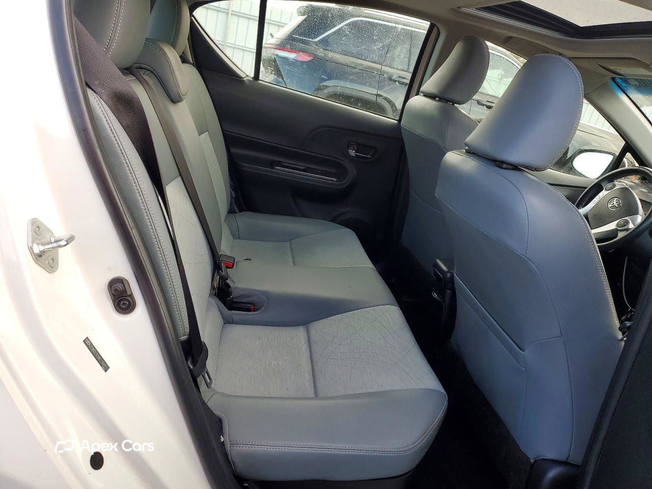 Toyota Prius c 2015