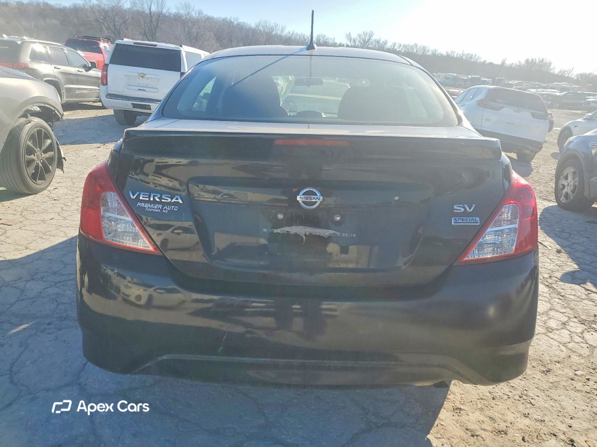 Nissan Versa 2018