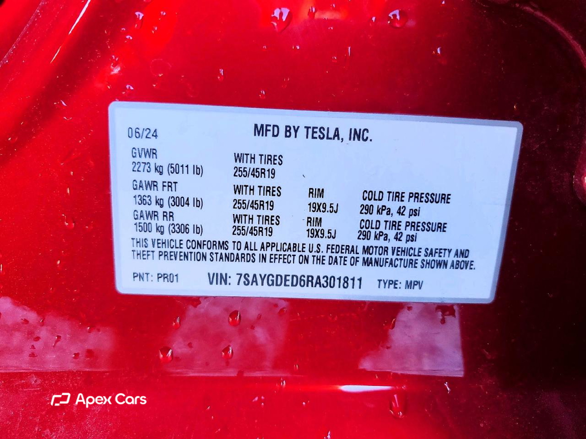 Tesla Model Y 2024