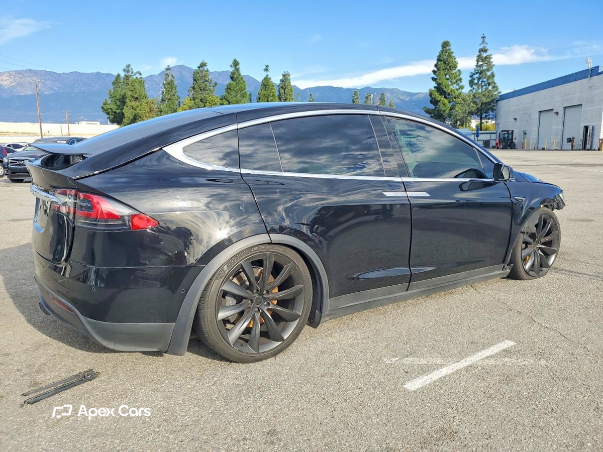 Tesla Model X 2018
