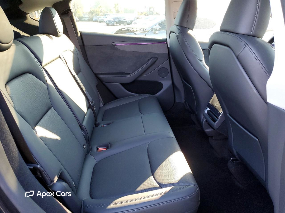 Tesla Model Y 2026