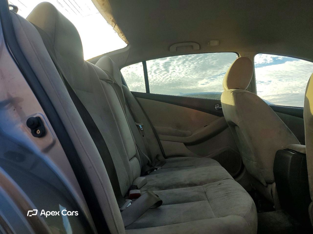 Nissan Altima 2012