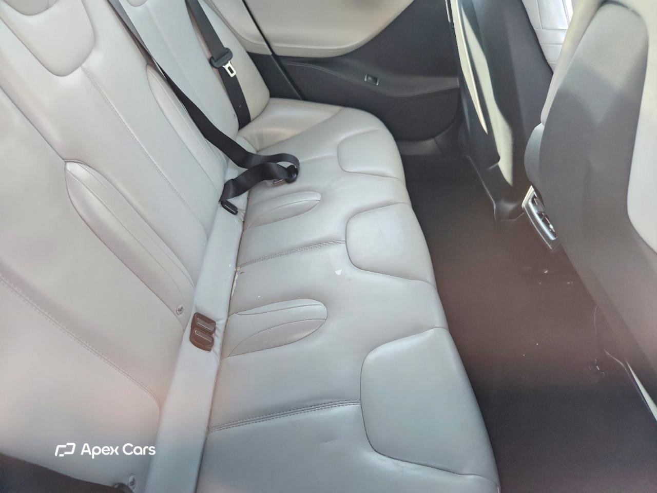 Tesla Model S 2015