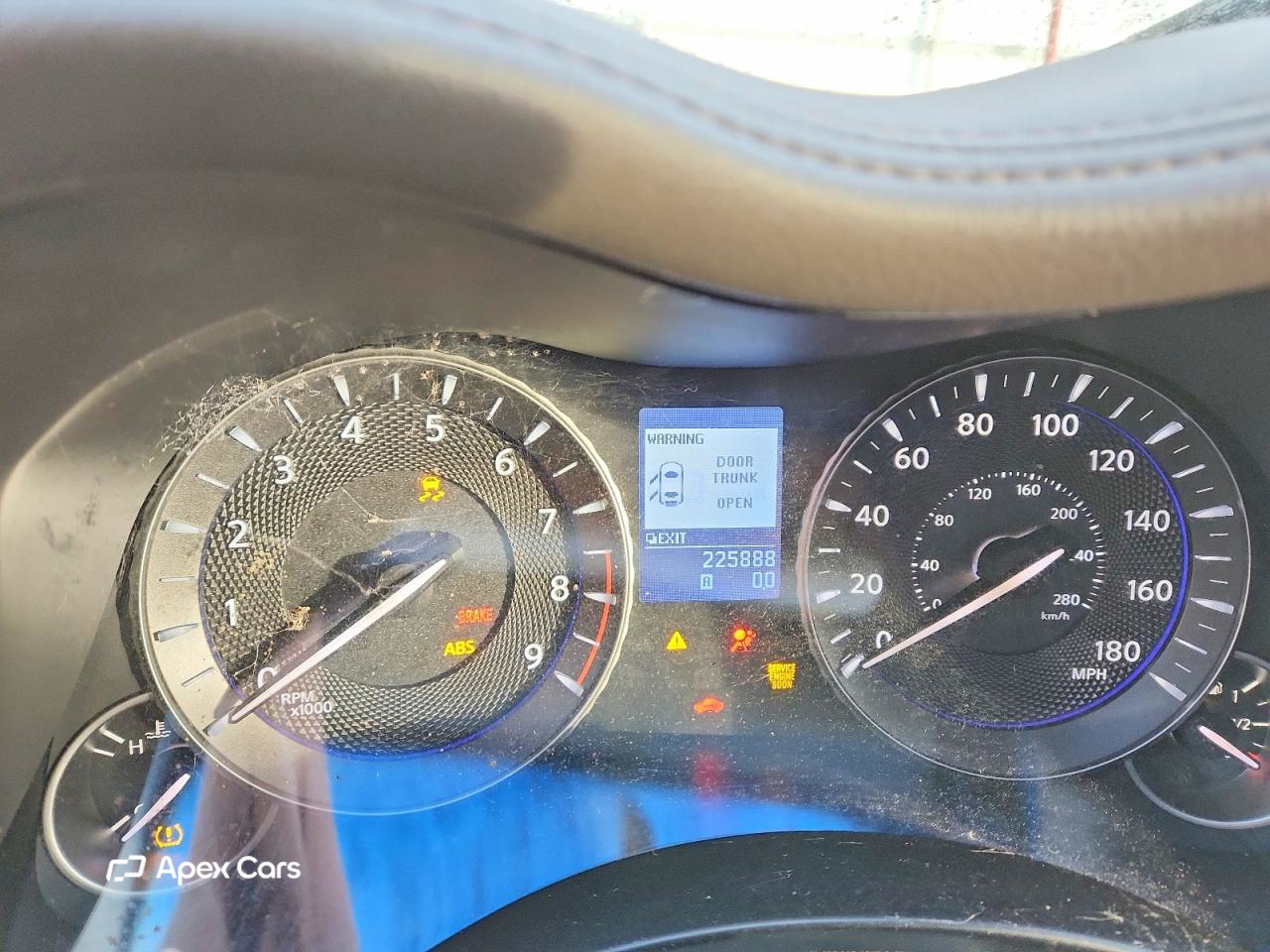 Infiniti M 2011