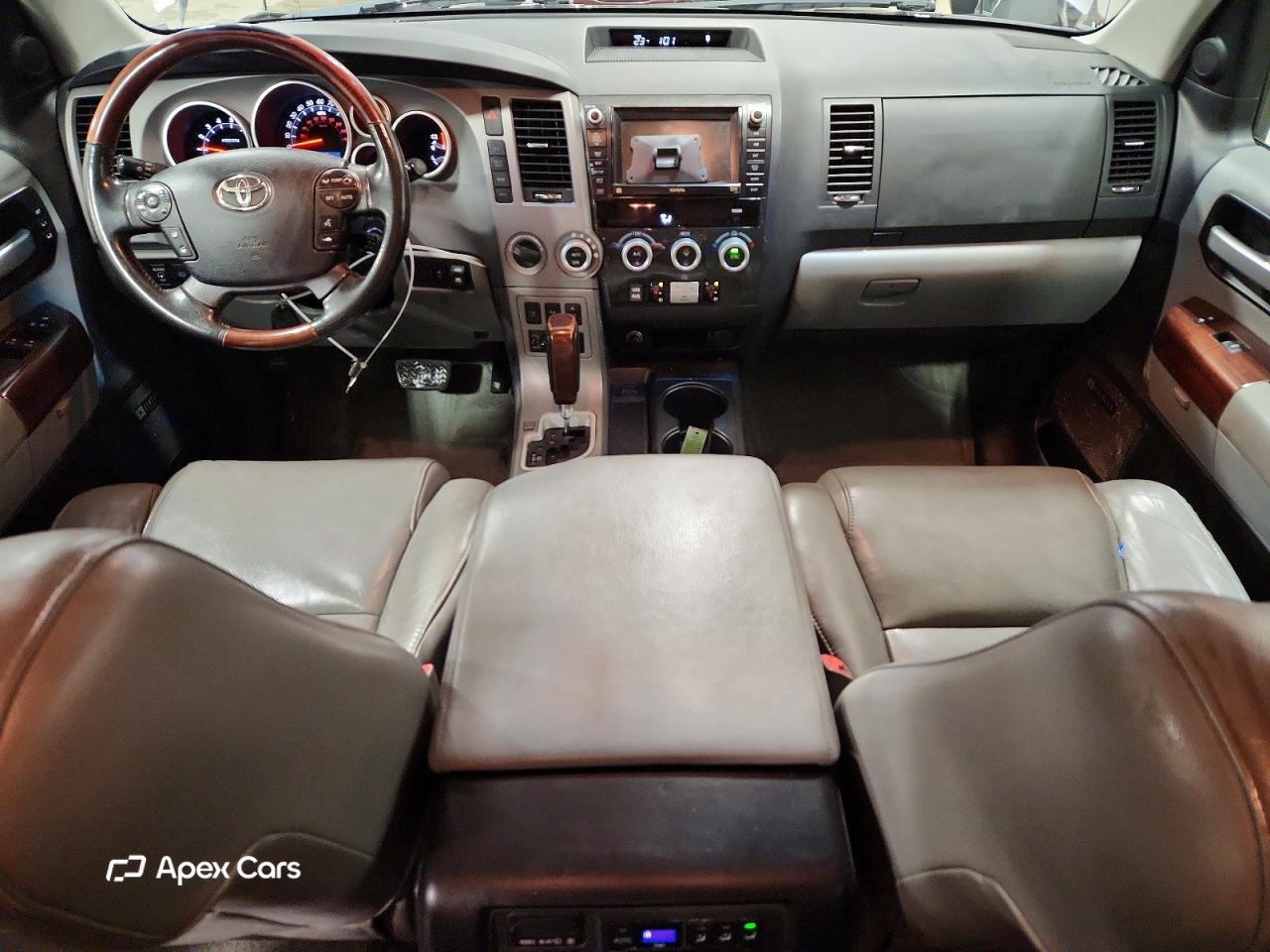 Toyota Sequoia 2011