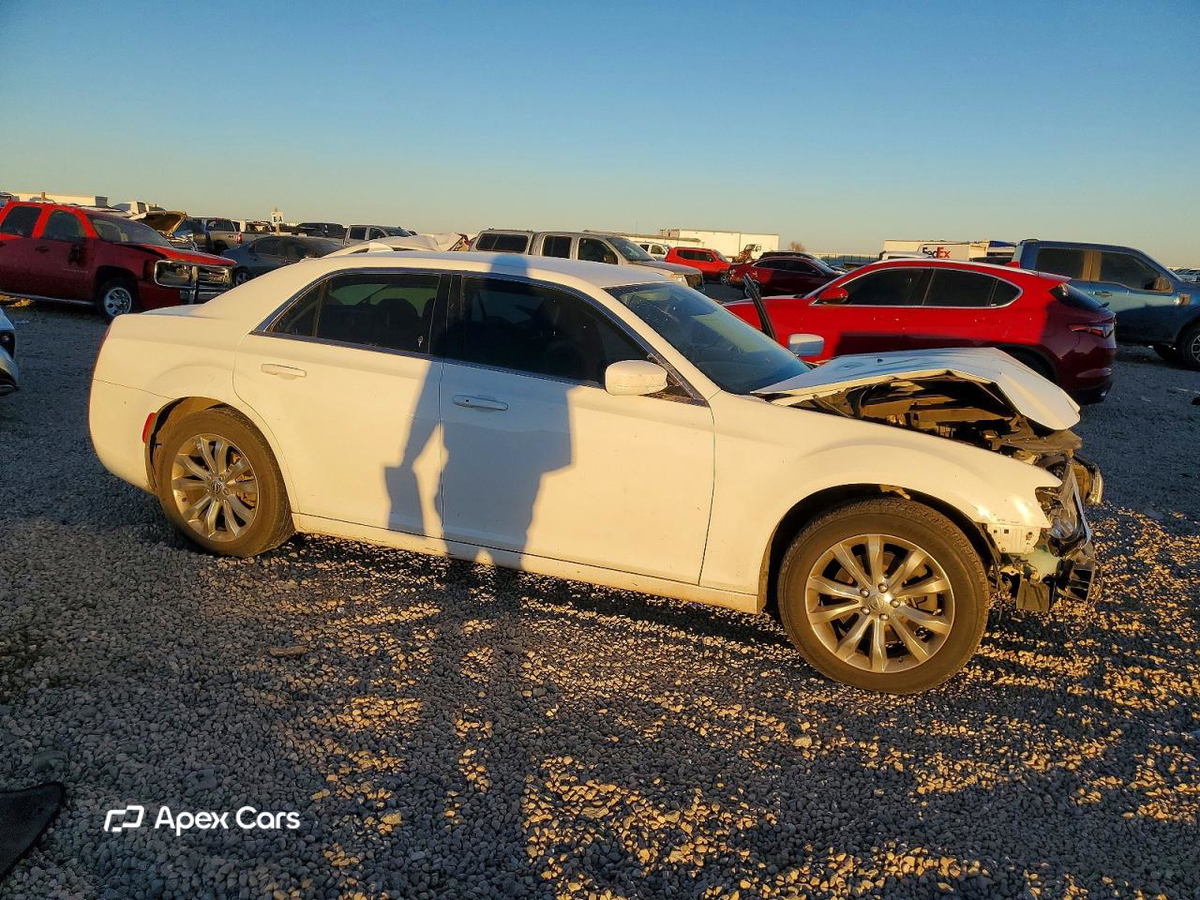 Chrysler 300 2016