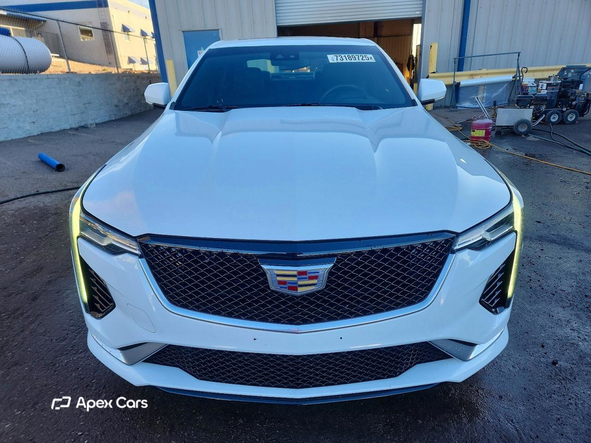 Cadillac CT4 2021