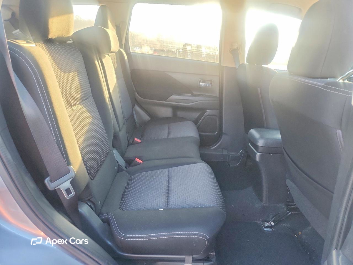 Mitsubishi Outlander 2016